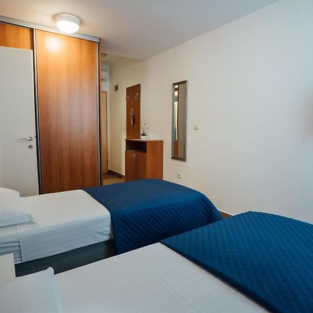 Sobe Rooms Nataly Сежана Екстериор снимка