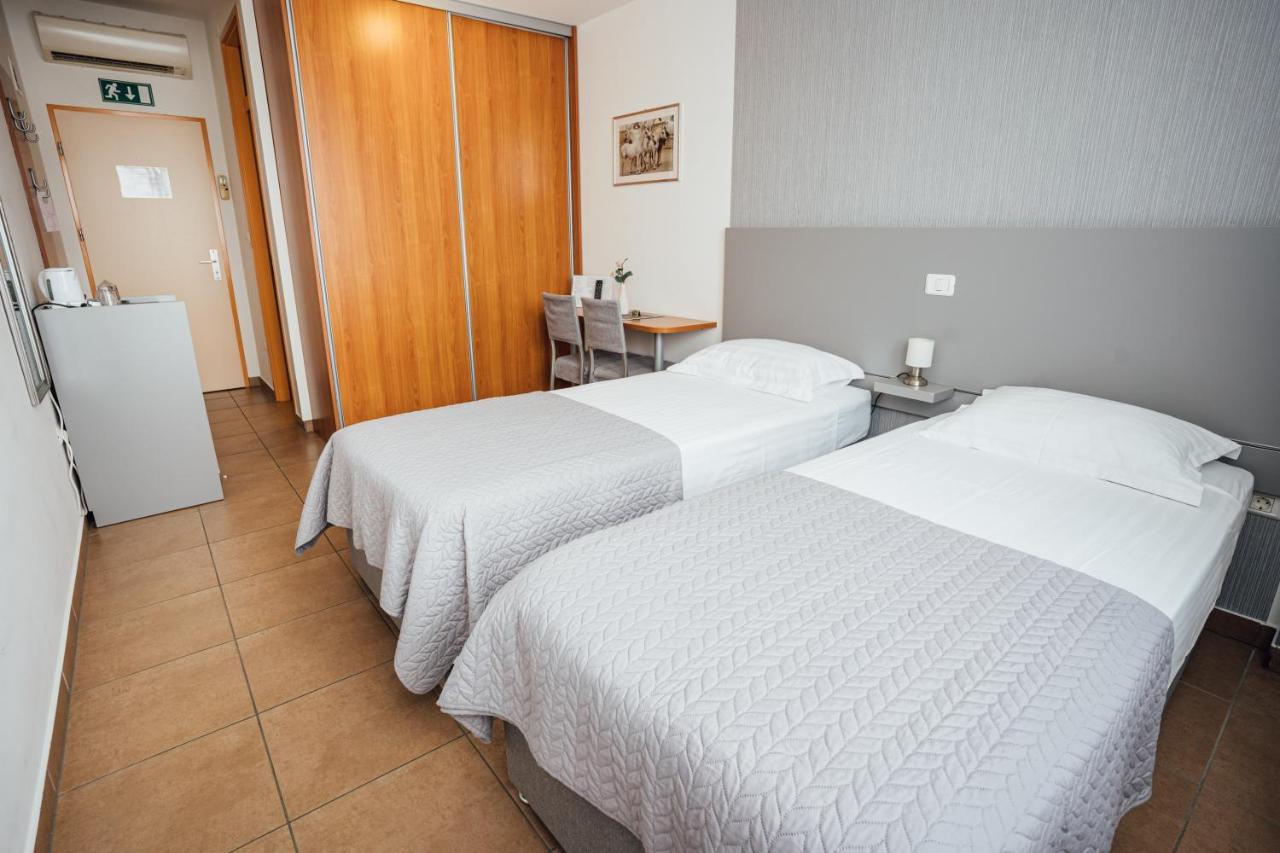 Sobe Rooms Nataly Сежана Екстериор снимка