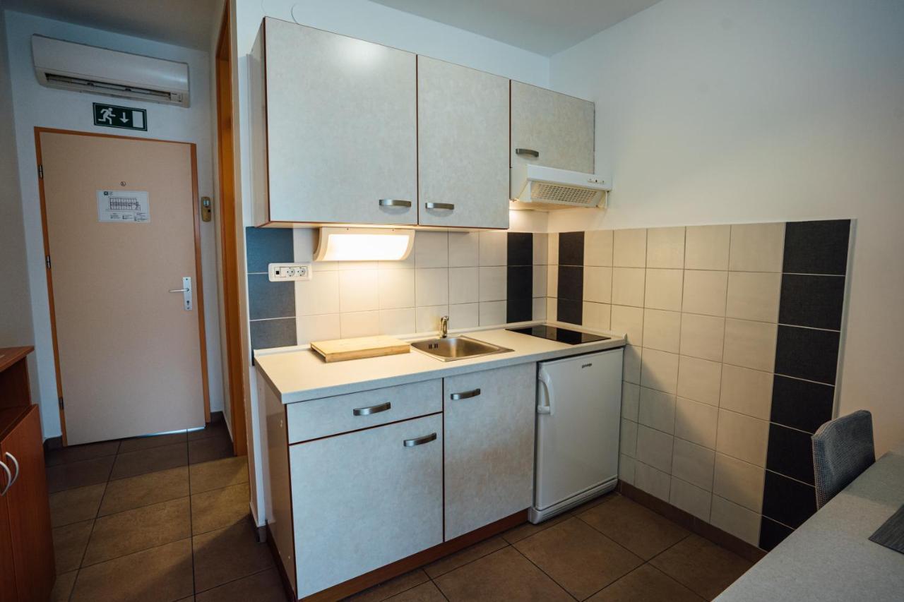 Sobe Rooms Nataly Сежана Екстериор снимка