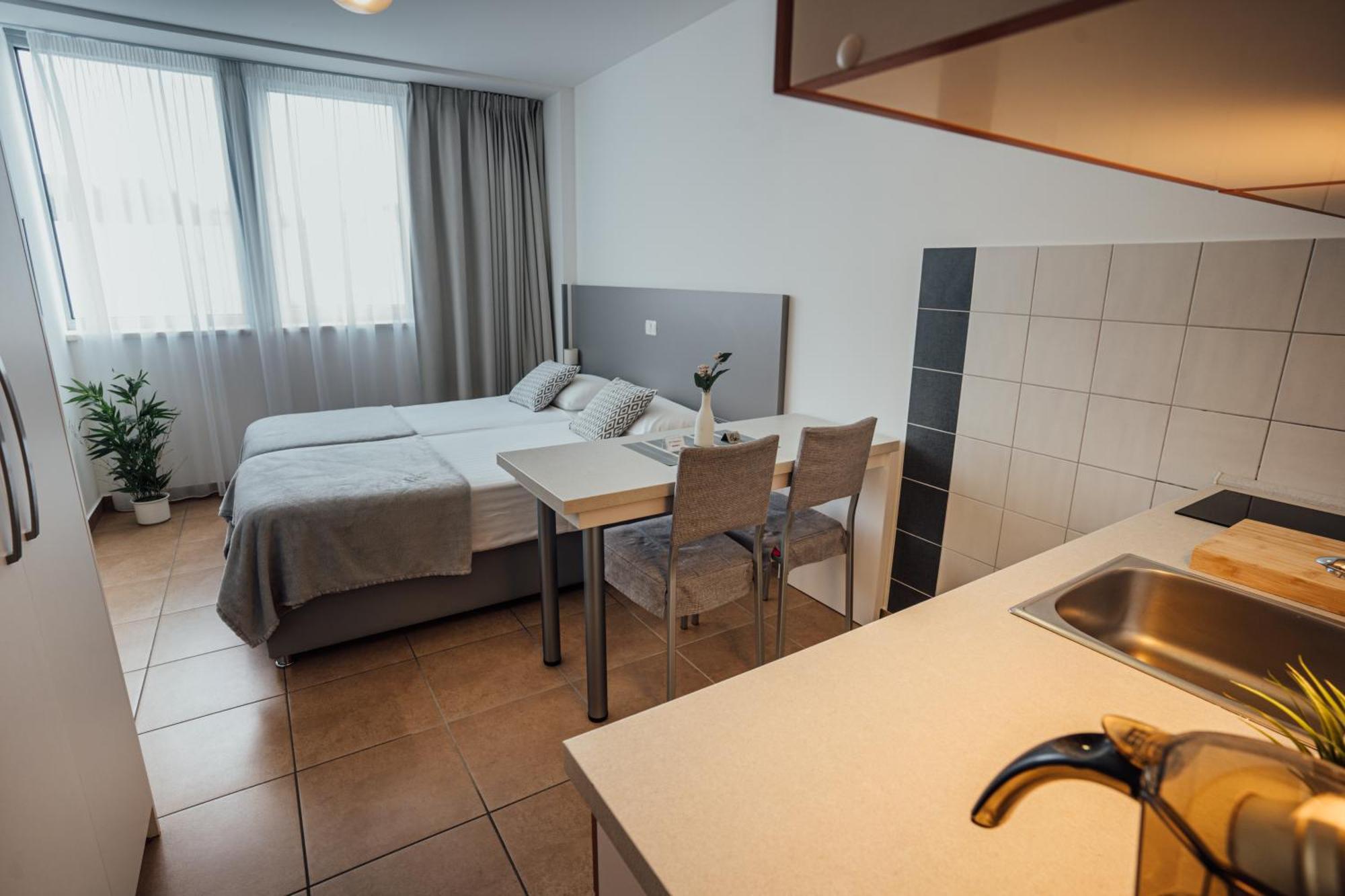 Sobe Rooms Nataly Сежана Екстериор снимка